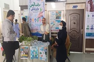 برپایی میز سلامت به مناسبت روز جهانی ایمنی بیمار در بیمارستان خاتم‌الانبیاء(ص)